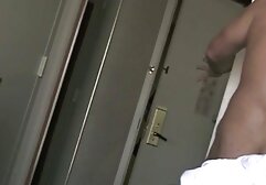 پیچک کریستال پوکر شلخته در جوراب ساق بلند سیاه و سفید doublefucked عشق بازی سکسی