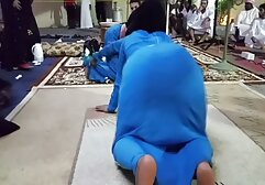 مادر می آموزد که چگونه به مکیدن-دختران آلمانی ماده چسبنده و لزج لب بازی سکسی